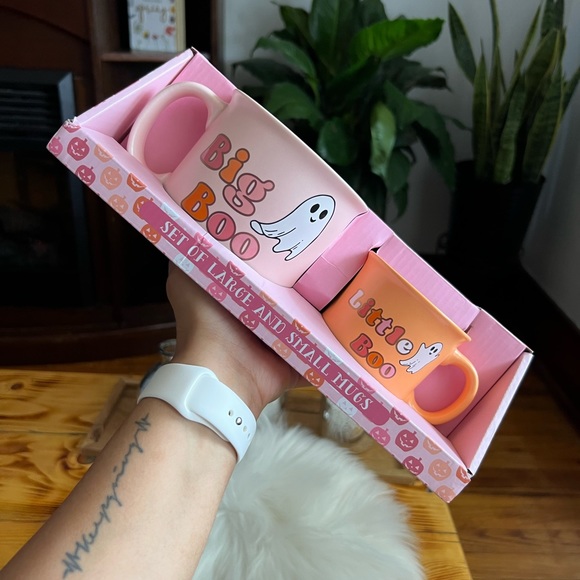 🎃Cobwebs and Cualdrons Halloween Ghost Set of Large and small mugs - Picture 3 of 9